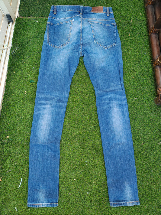 USADO – Vaqueros pitillo desgastados de Pull&Bear (Talla EUR 38)