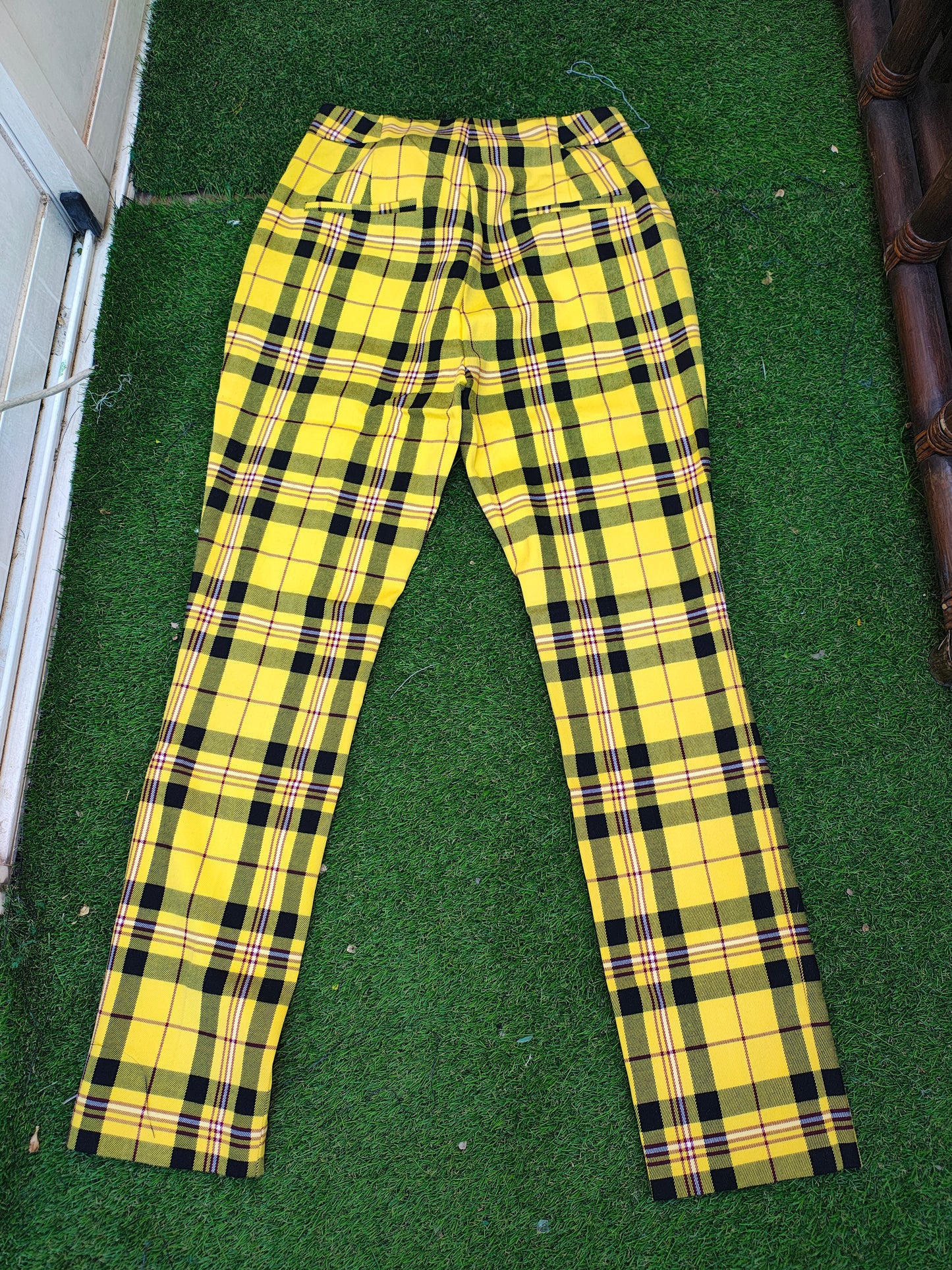 USADO – Pantalón cuadros amarillos Zara Basic (Talla EUR XS)