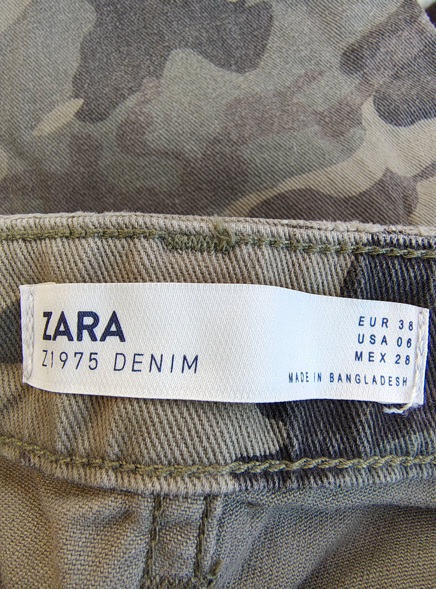 USADO – Pantalón camuflaje tipo skinny Zara Z1975 Denim (Talla 38)