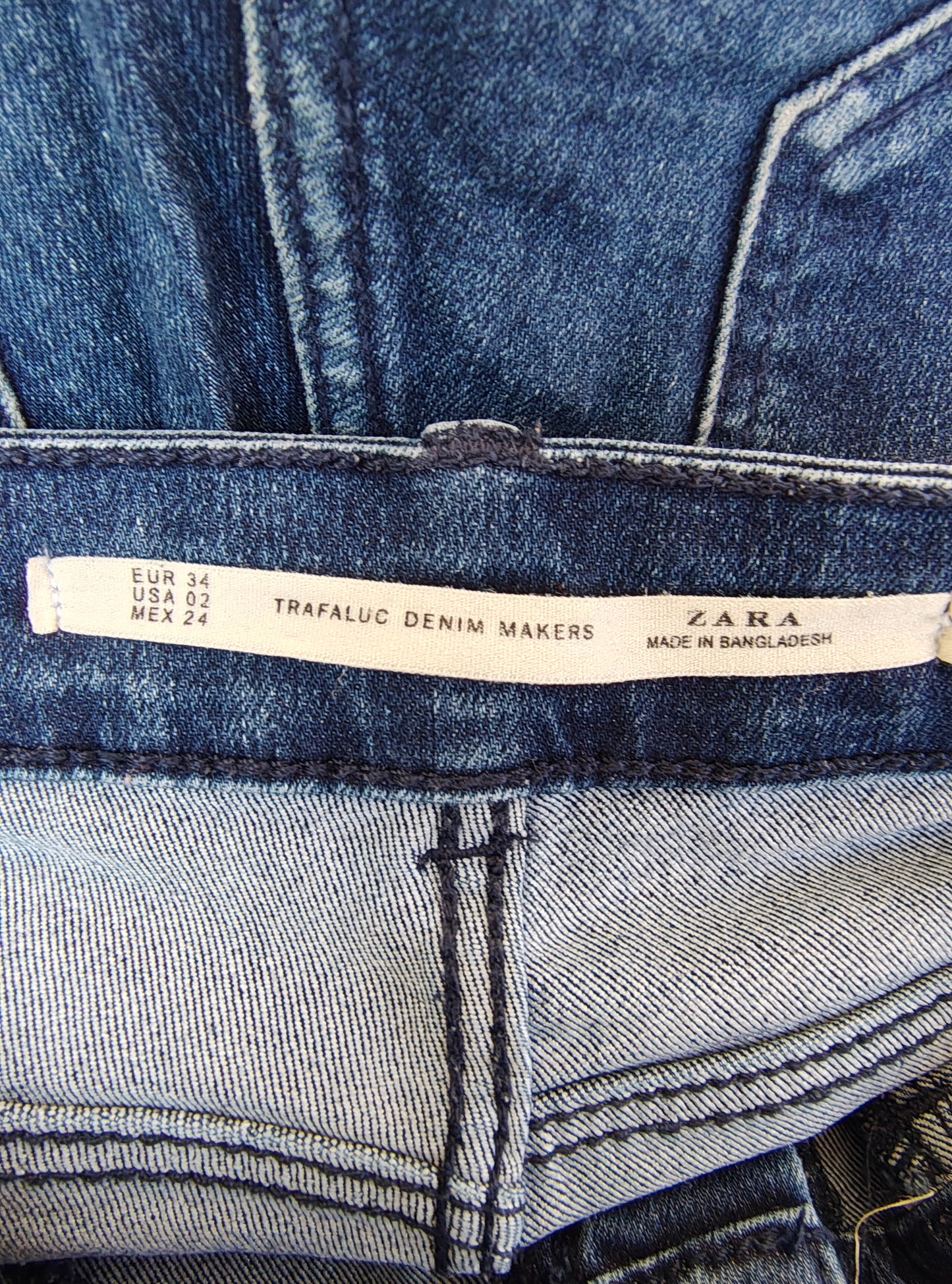 USADO – Vaquero roto azul oscuro ZARA Trafaluc Denim Makers (Talla EUR 34)