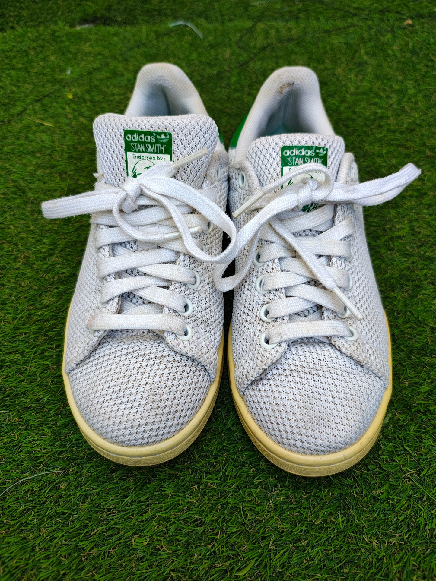 USADO – Zapatillas blancas Adidas Stan Smith Primeknit con detalles verdes (Talla 38)