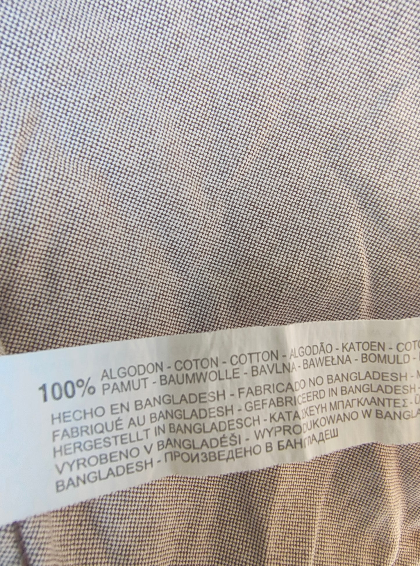 USADO – Camisa beige con bloque en verde lima de Bershka (Talla XL)