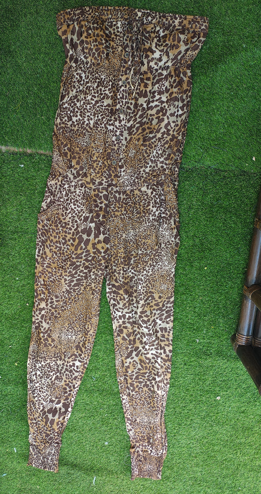 USADO – Mono largo palabra de honor con estampado animal print BSK by Bershka (Talla S)