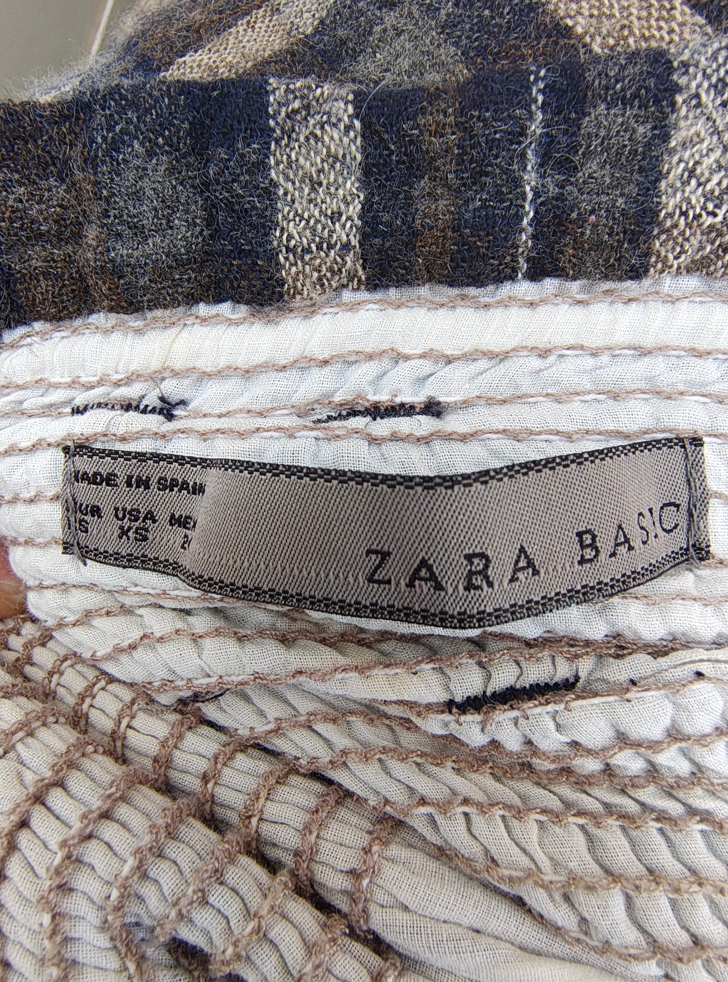 USADO – Falda corta de cuadros en tonos beige y azul con cinturilla fruncida ZARA Basic (Talla EUR XS)