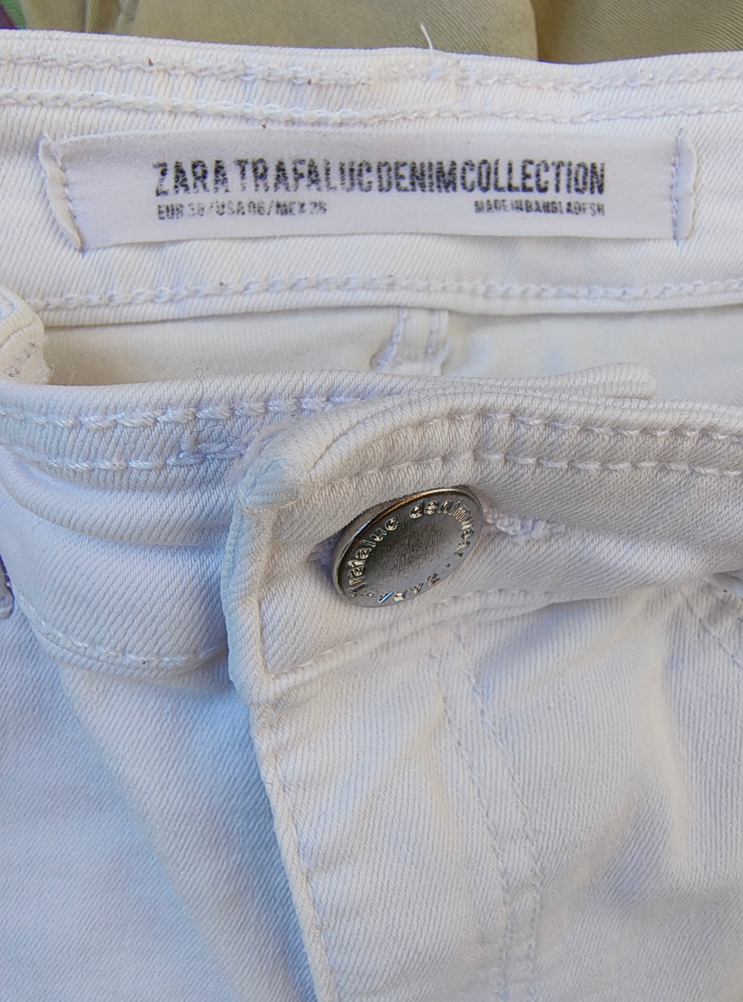 USADO – Vaquero blanco con franjas laterales ZARA Trafaluc Denim Collection (Talla 36)