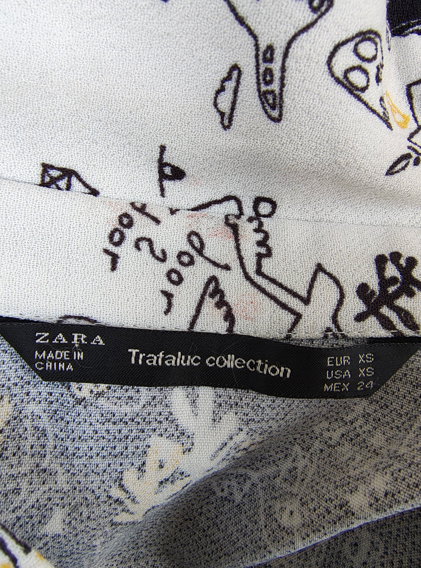 USADO – Vestido camisero estampado gráfico ZARA Trafaluc (Talla XS)