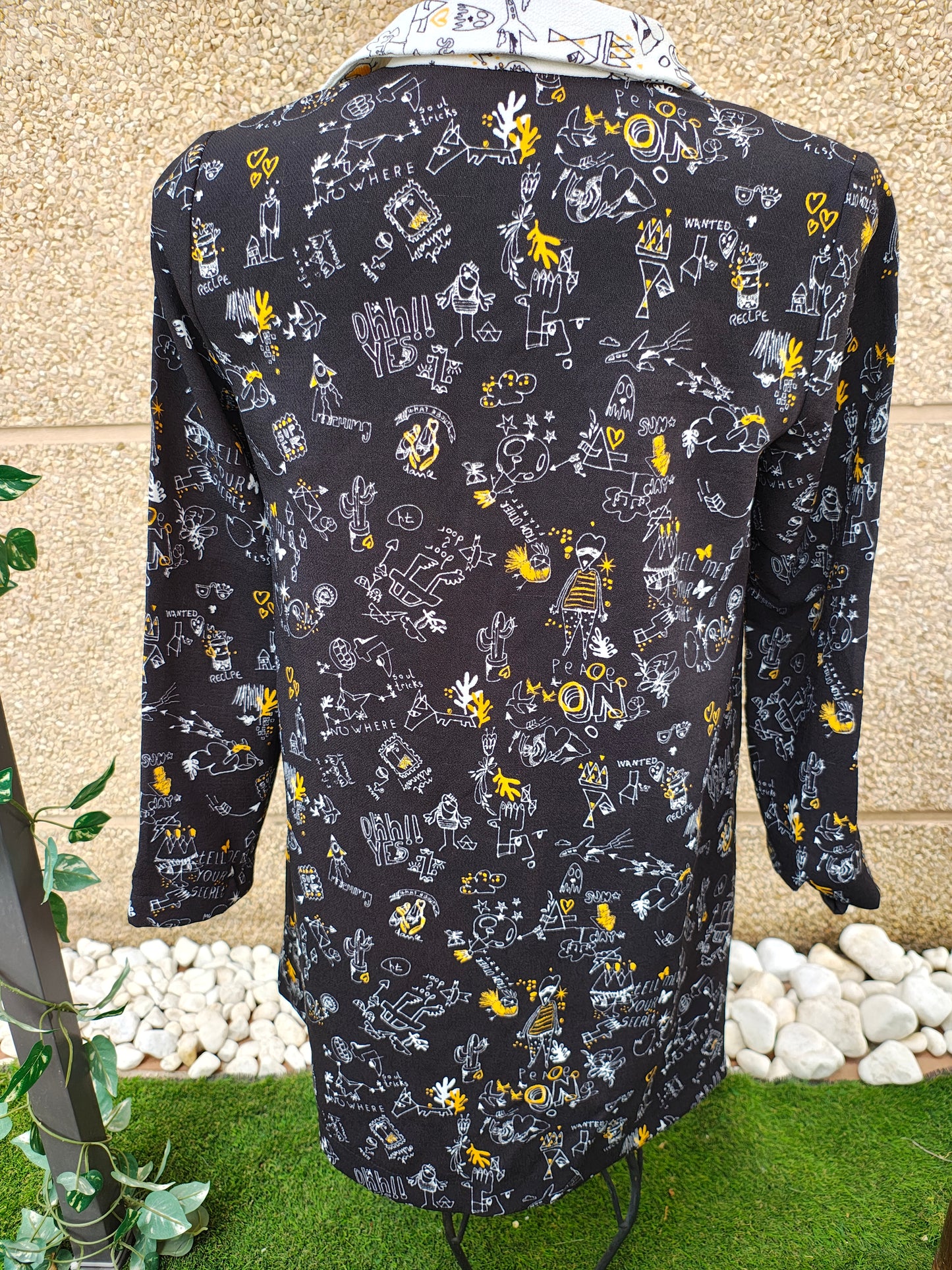 USADO – Vestido camisero estampado gráfico ZARA Trafaluc (Talla XS)