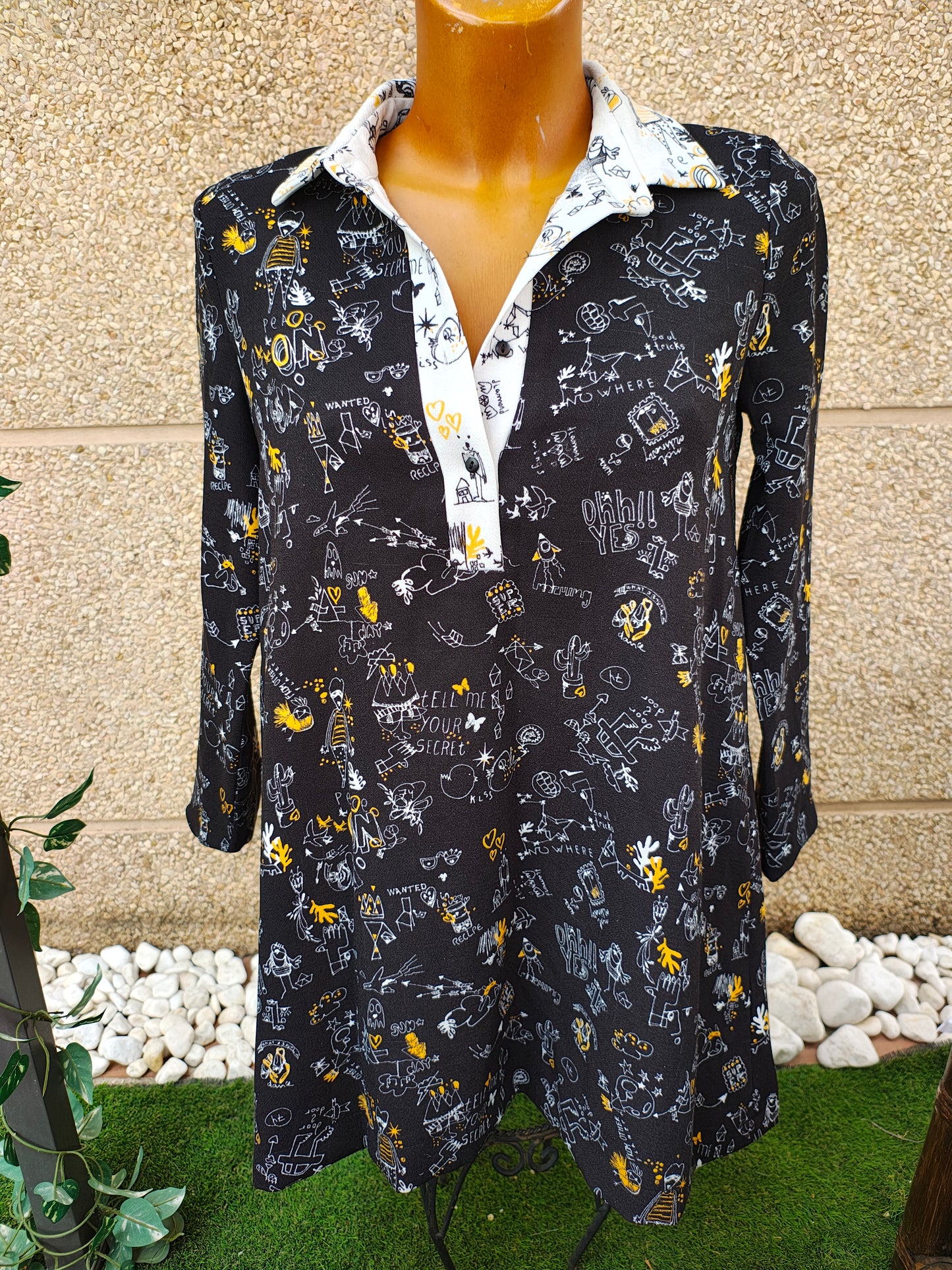 USADO – Vestido camisero estampado gráfico ZARA Trafaluc (Talla XS)