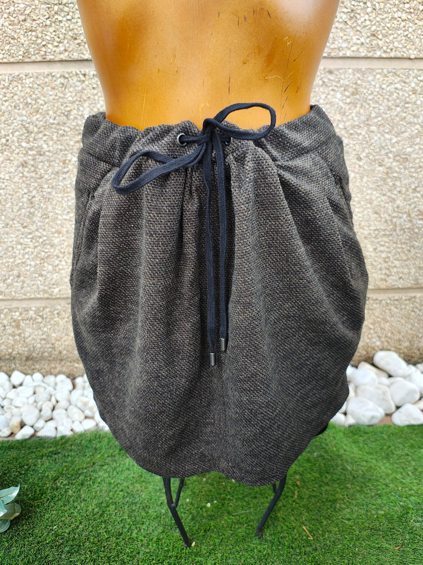 NUEVO– Falda globo con cordón ajustable MNG Casual (Talla S)