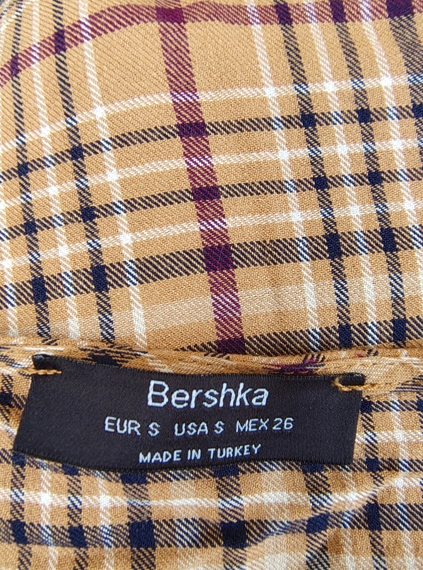 USADO – Blusa de cuadros marrón y burdeos Bershka (Talla S)