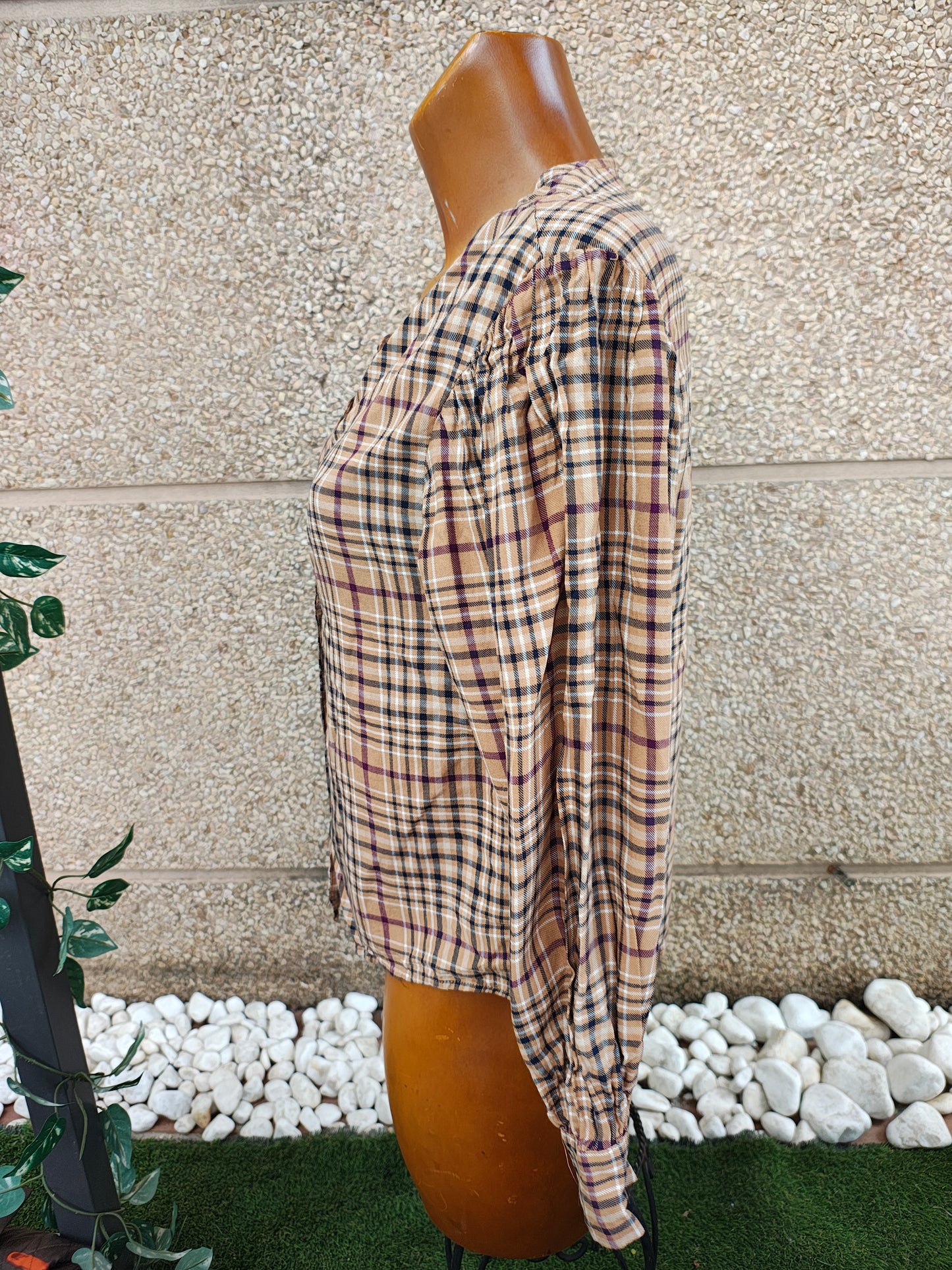 USADO – Blusa de cuadros marrón y burdeos Bershka (Talla S)