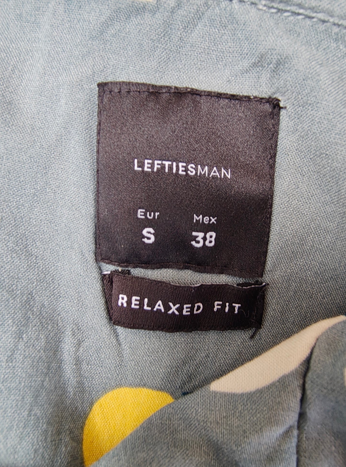 USADO – Camisa verde estampada palmeras LEFTIESMAN Relaxed Fit (Talla S)