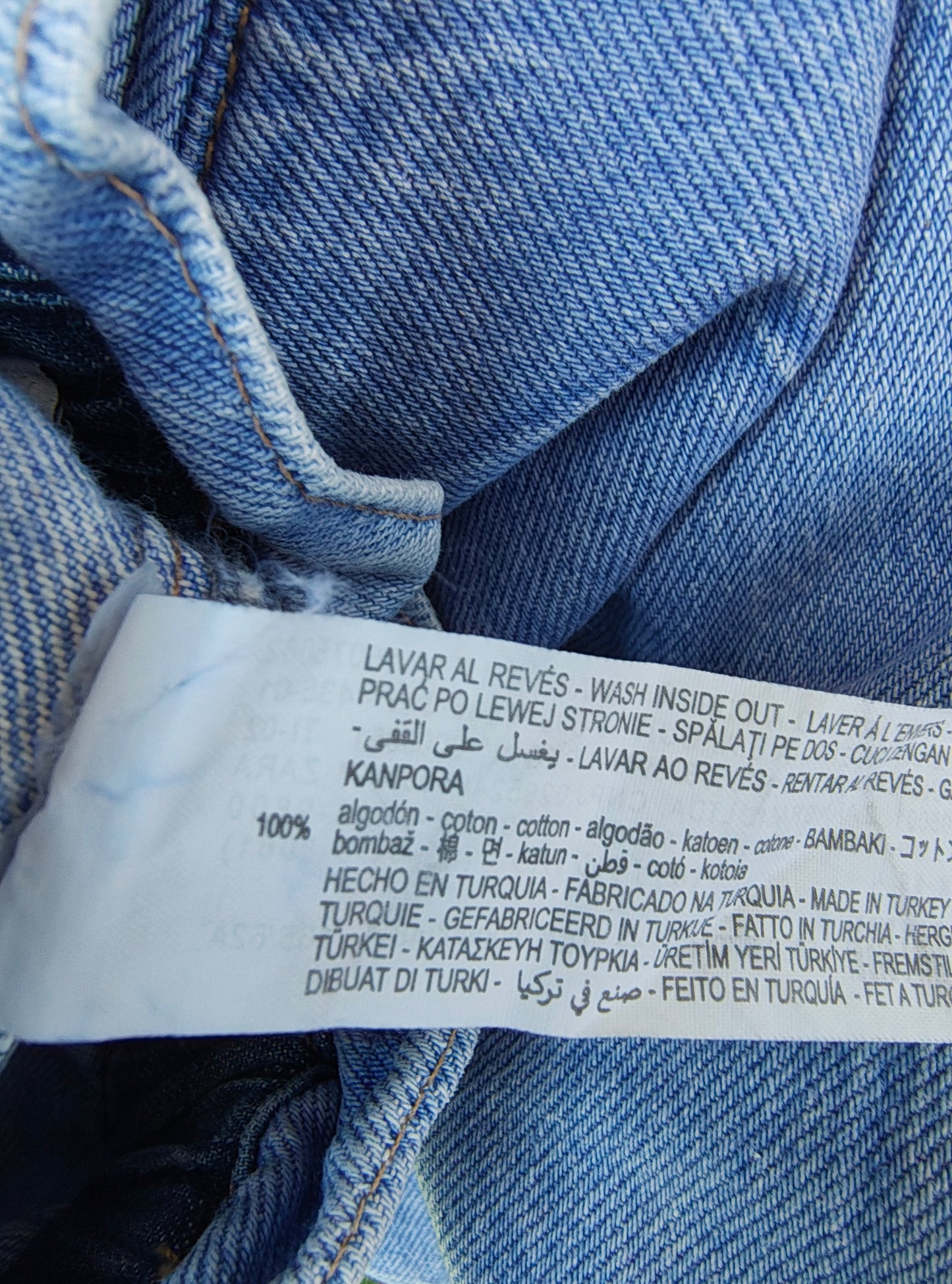 USADO – Pantalón vaquero azul claro con cintura fruncida ZARA (Talla EUR 34)