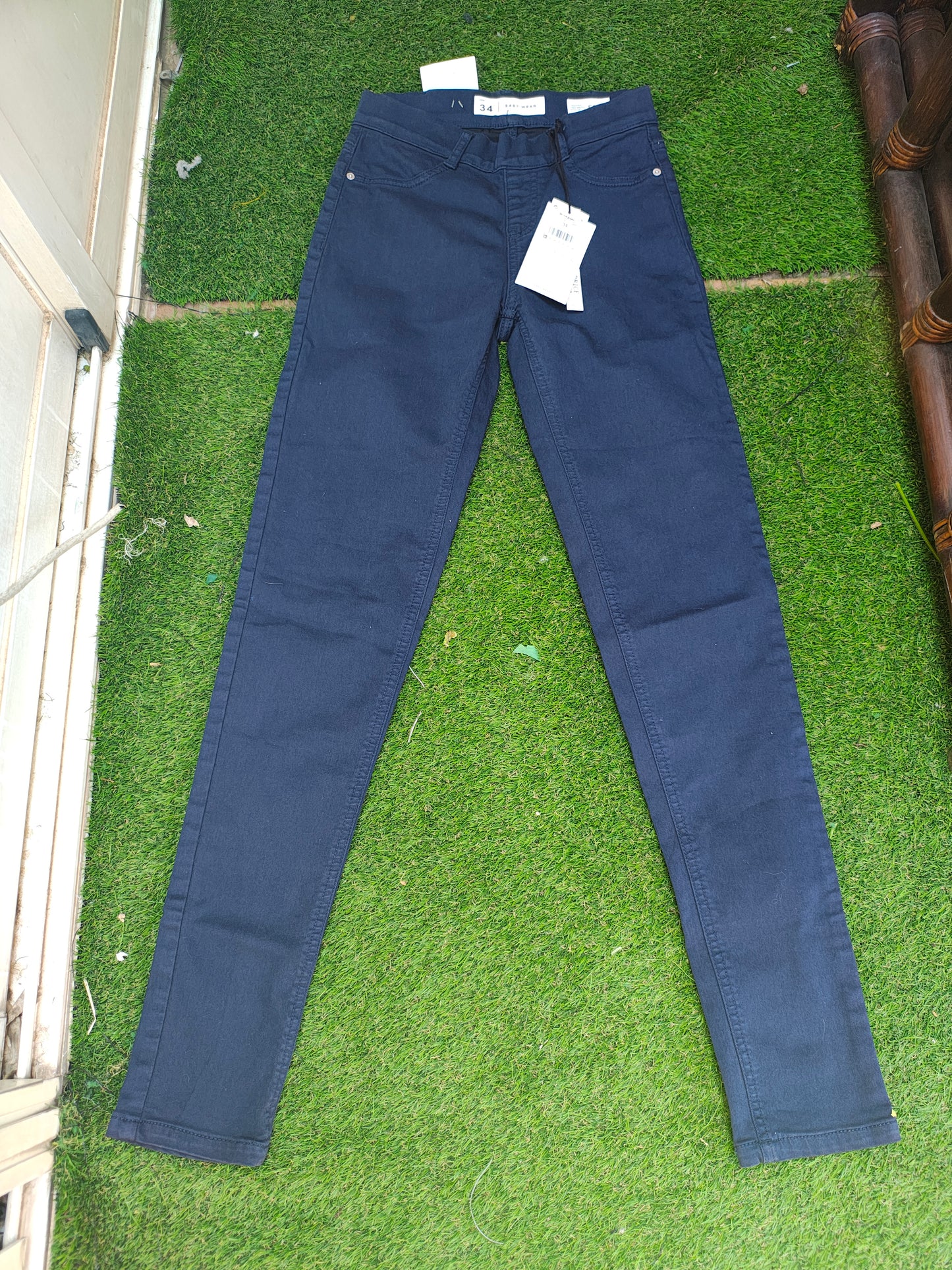 NUEVO – Pantalón pitillo azul marino DNM Collection EASY WEAR (Talla EUR 34)