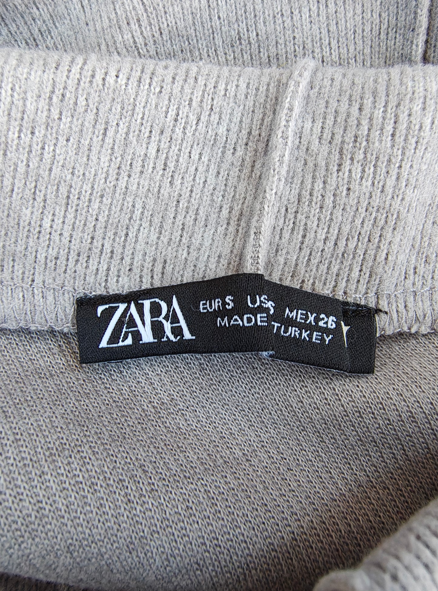 USADO – Falda larga gris de punto ajustada ZARA (Talla S)
