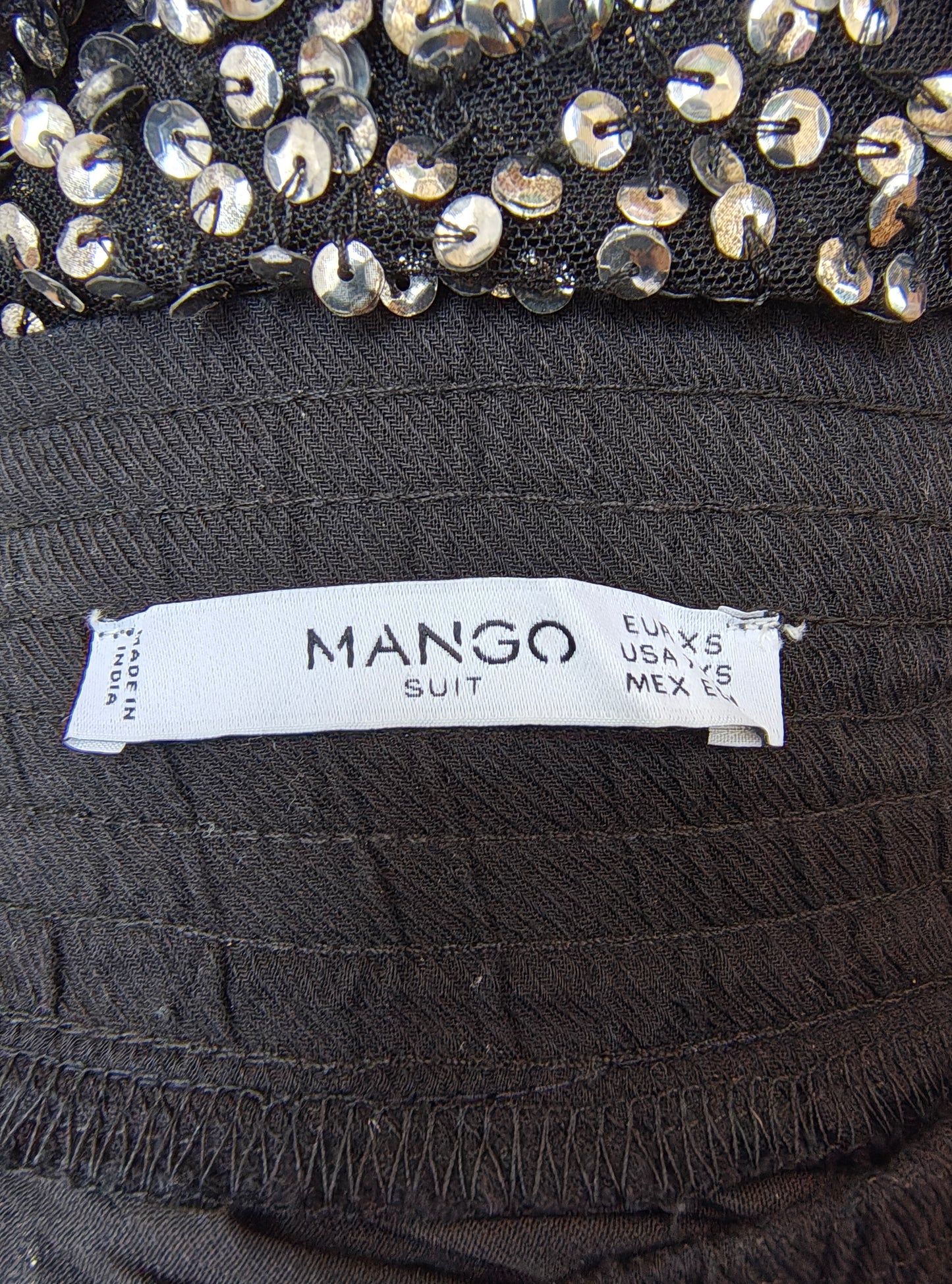 USADO – Falda negra con lentejuelas MANGO Suit (Talla XS)