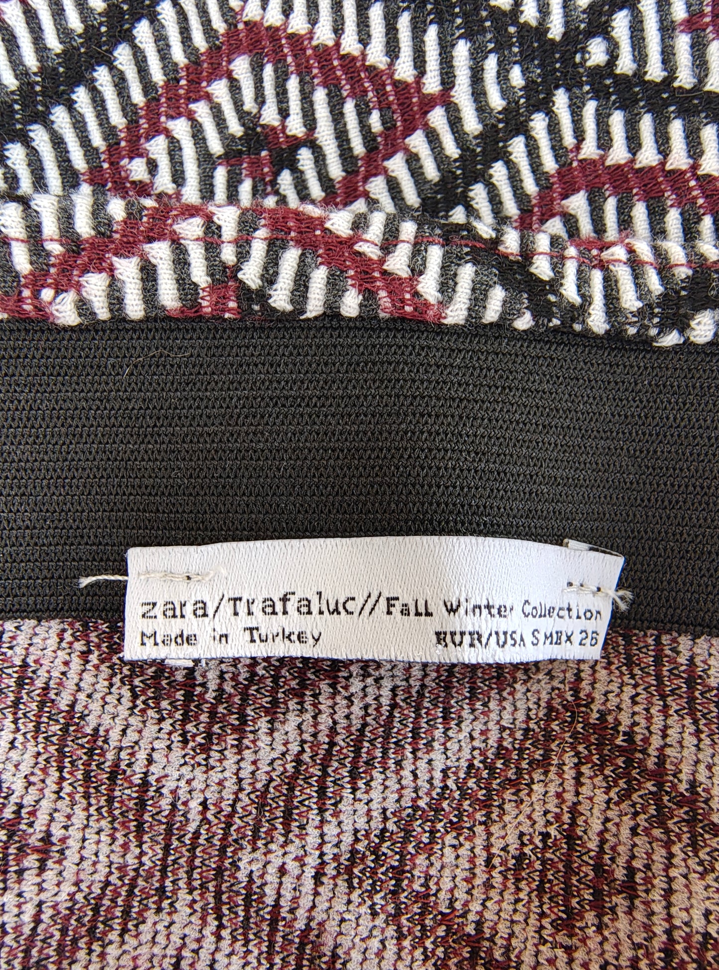 USADO – Falda tubo étnica multicolor ZARA Trafaluc (Talla S)