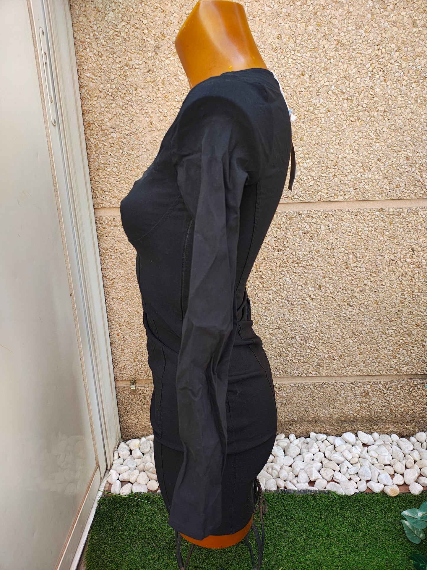 NUEVO – Vestido negro ajustado escote corazón BERSHKA (Talla XS)
