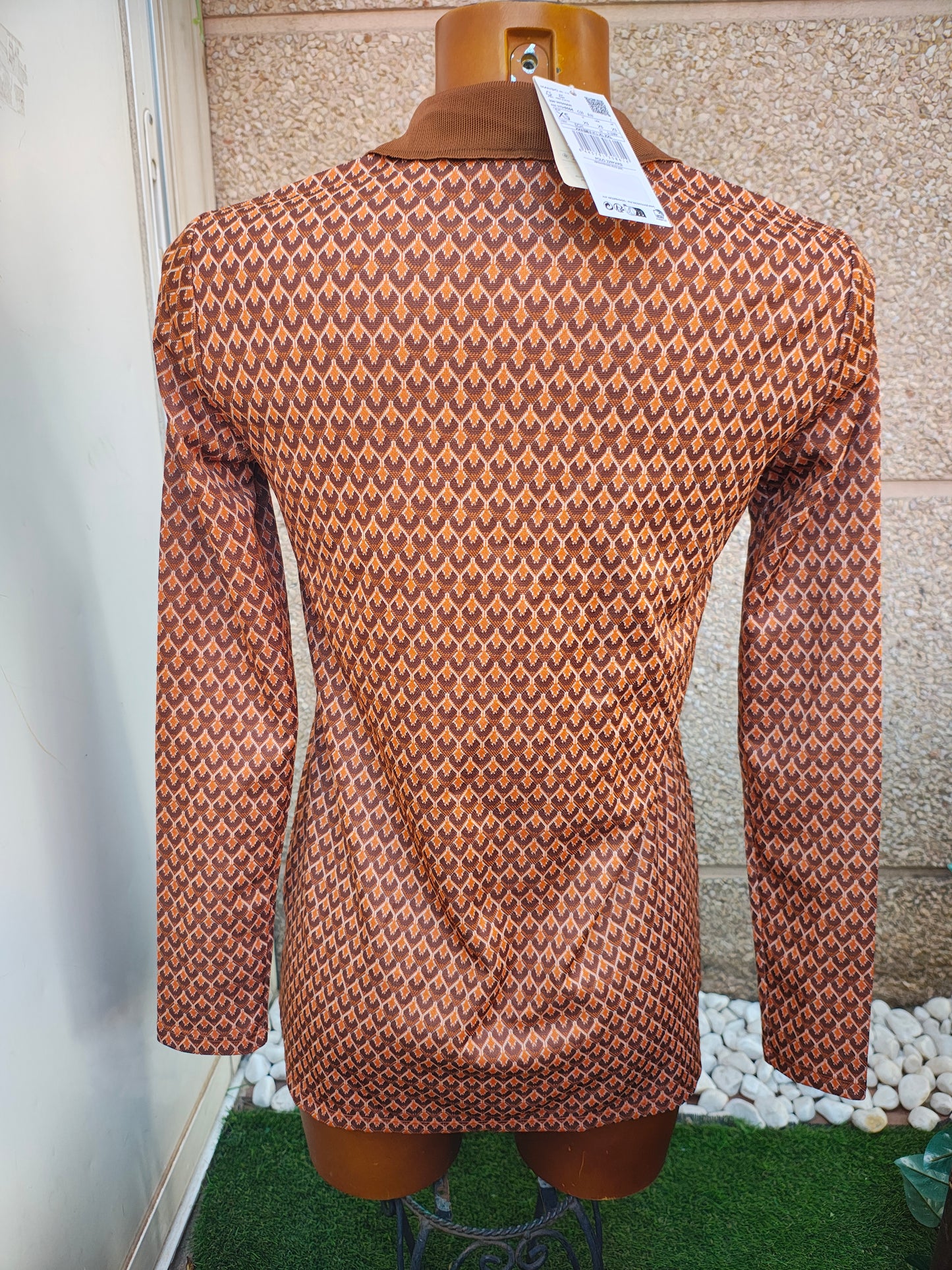 NUEVO – Polo estampado marrón con cuello camisero de MNG (Talla XS)