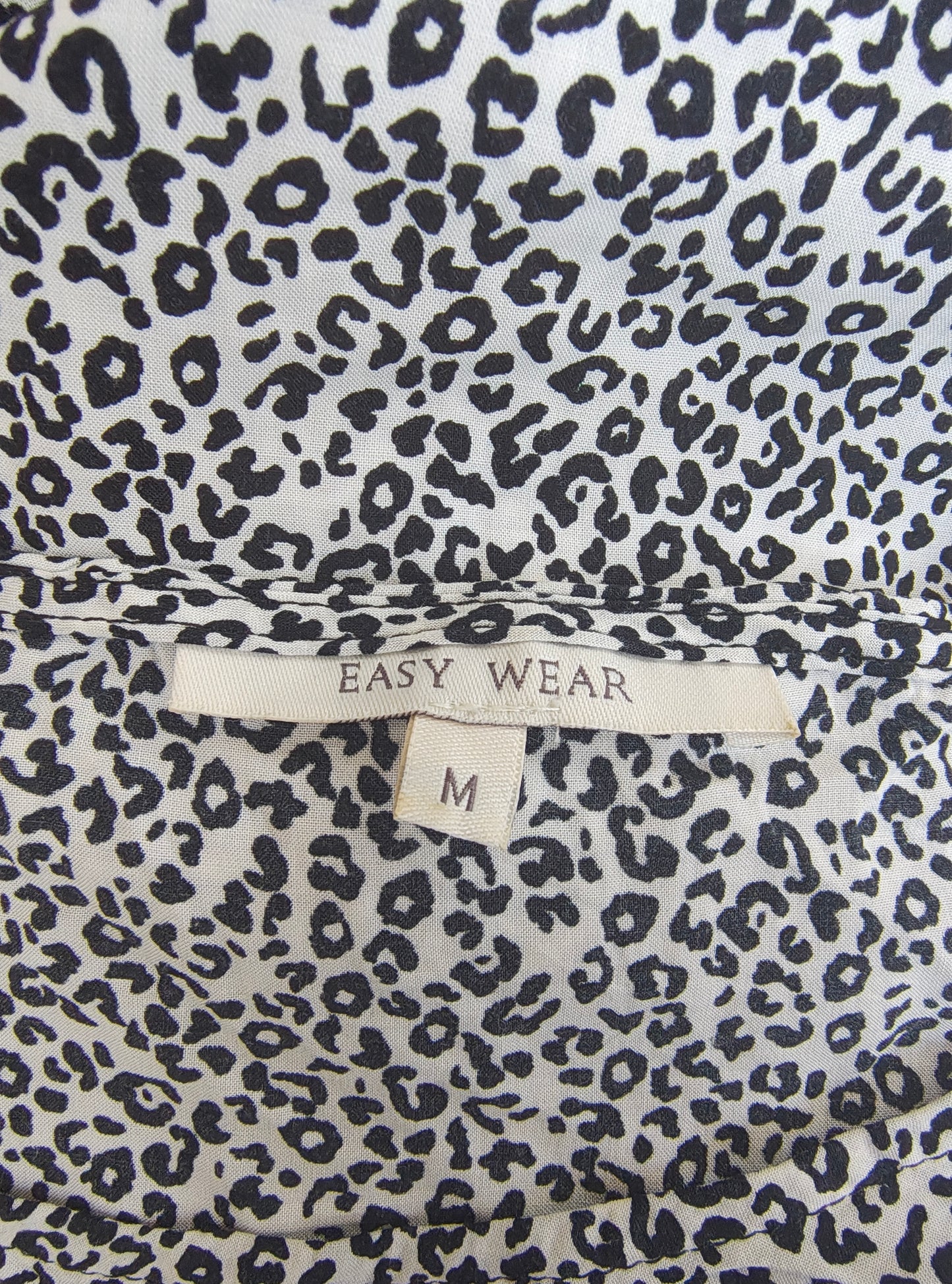 USADO – Vestido estampado animal print blanco y negro EASY WEAR (Talla M)