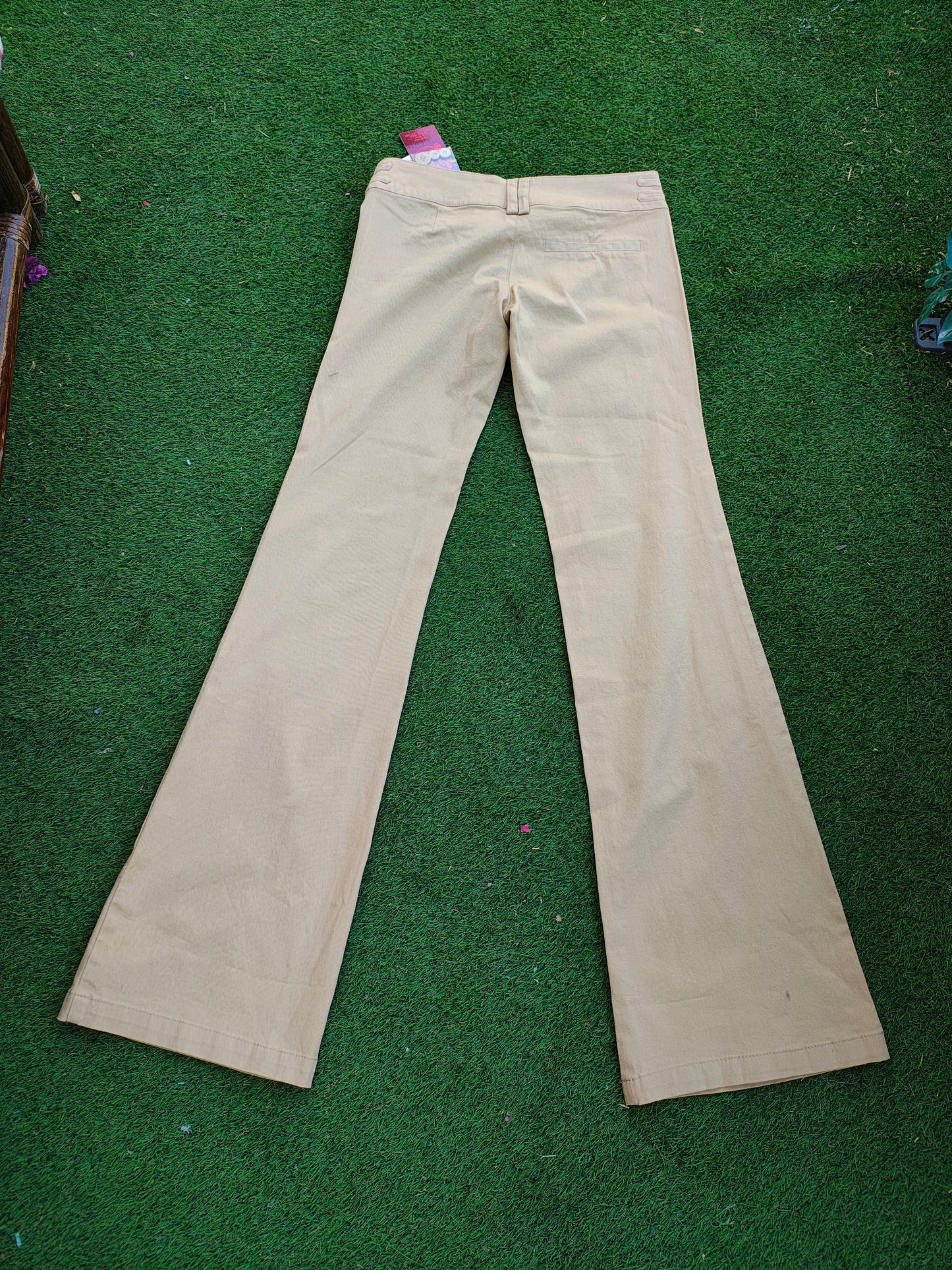 NUEVO – Pantalón beige acampanado Bershka Trend Label (Talla EUR 34)