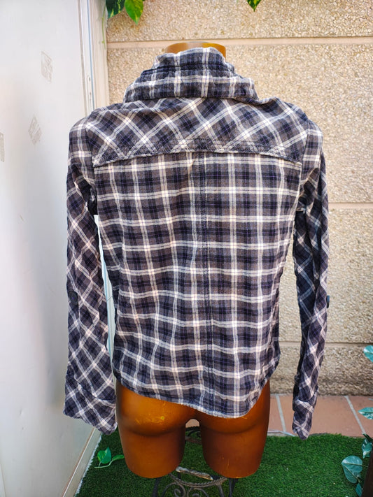USADO – Cazadora fina de cuadros en tonos oscuros BSK by Bershka (Talla M)