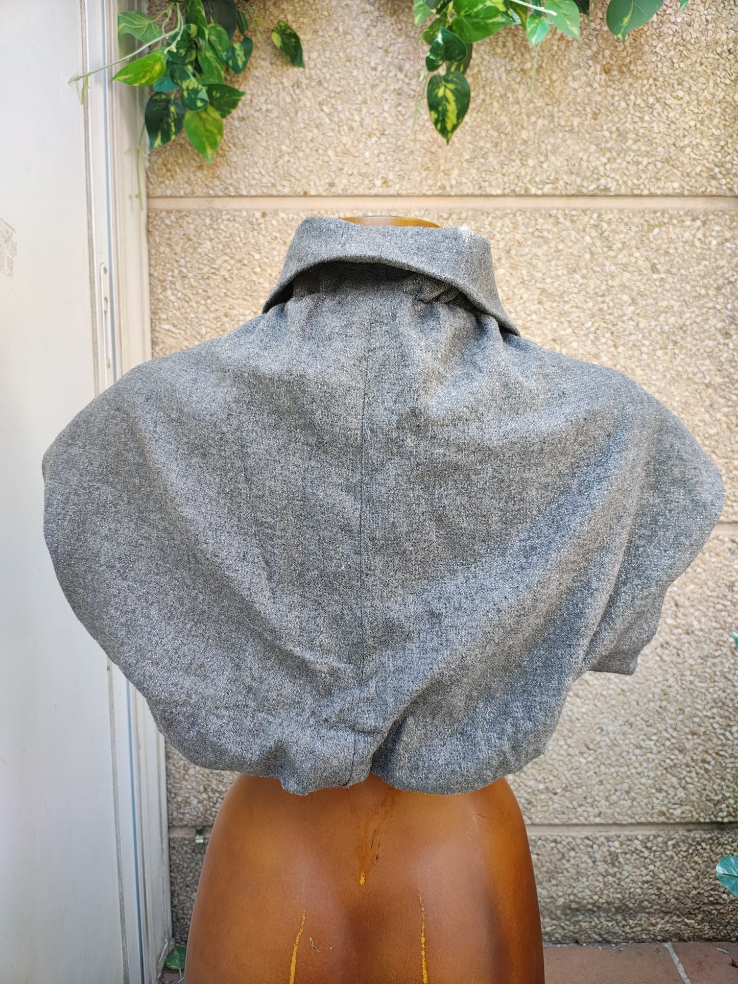 USADO – Bolero gris corto con solapa amplia de MNG (Talla L)