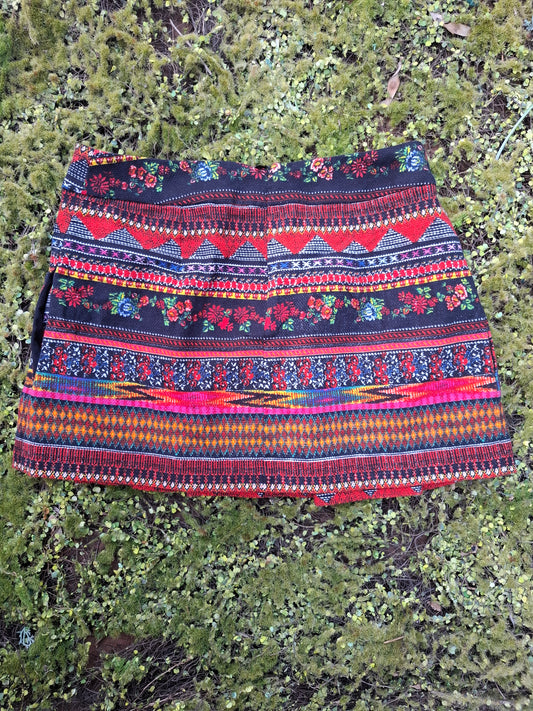 USADO – Falda mini étnica multicolor MNG Collection (Talla 38)