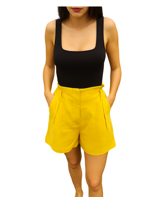 USADO – Shorts de pinzas en tono amarillo vibrante de MANGO BASICS (Talla EUR 34)