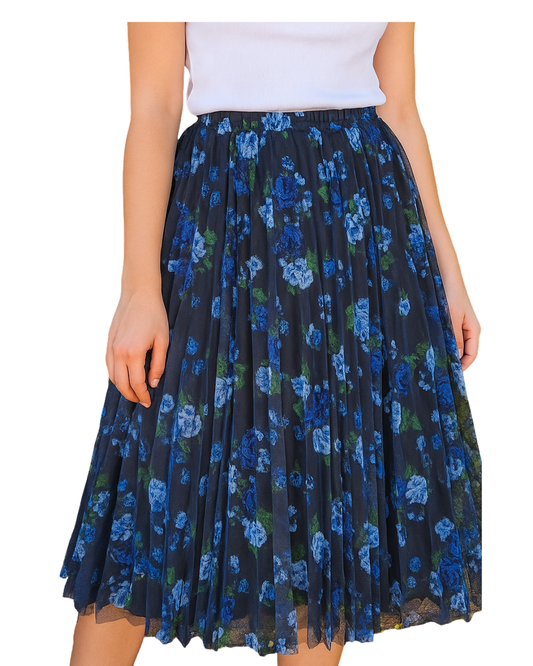 USADO – Falda plisada midi de tul negro con estampado floral azul Stradivarius (Talla EUR XS)