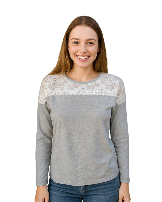 OCCASION - T-shirt gris IKKS We Are Young avec dentelle blanche sur la poitrine (Taille M)