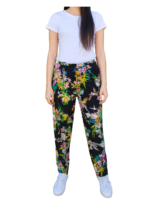 D'OCCASION – Pantalon fluide à imprimé tropical sur fond noir par ZARA TRAFALUC (Taille S)