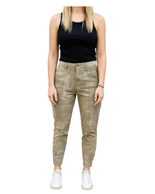D'OCCASION – Pantalon cargo camouflage beige de la collection ZARA Woman Premium Denim (Taille 36 EUR)