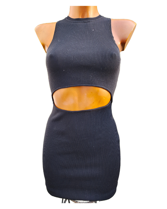 NUEVO - Vestido negro sin mangas con abertura frontal Bershka (Talla S)