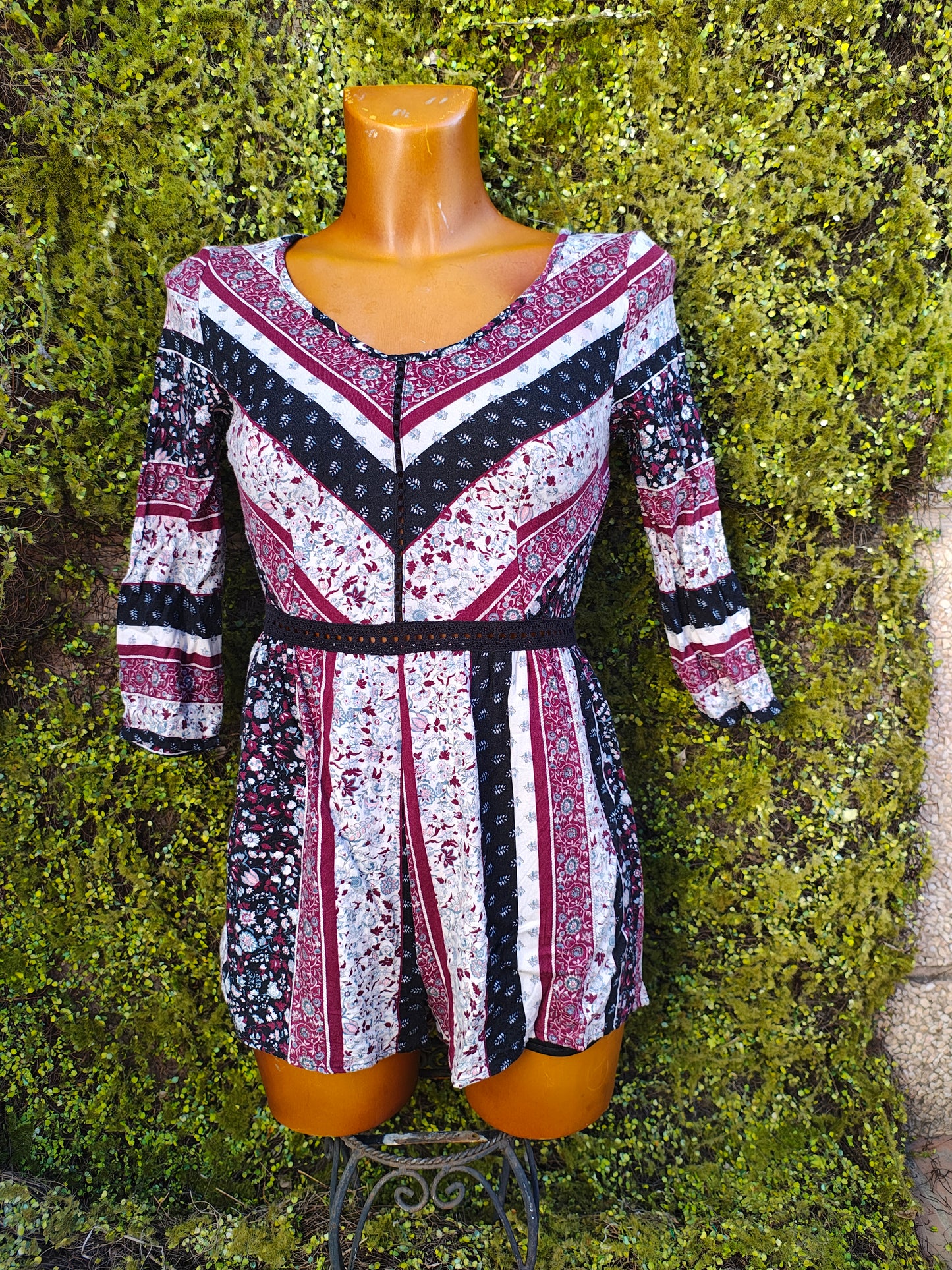 USADO - Mono corto estampado boho de Bershka (Talla S)