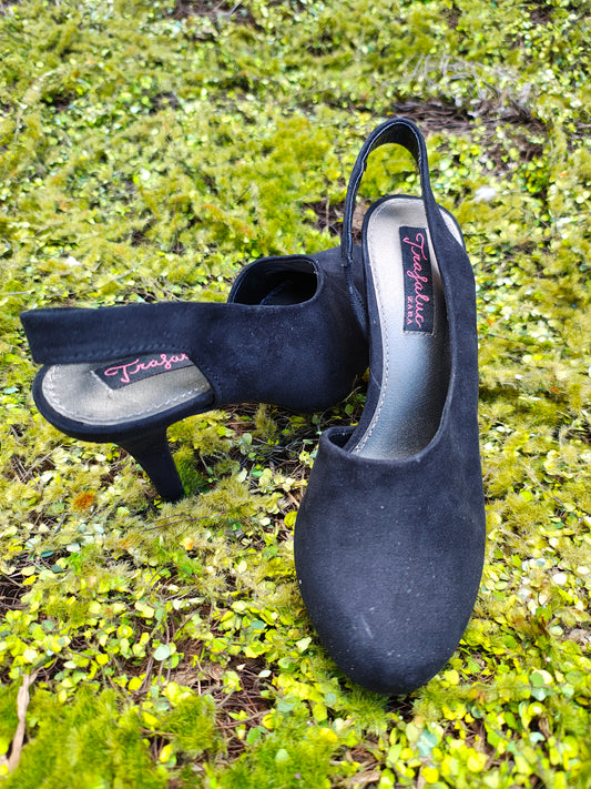 USADO - Zapatos negros de tacón Zara Trafaluc (Talla 37)