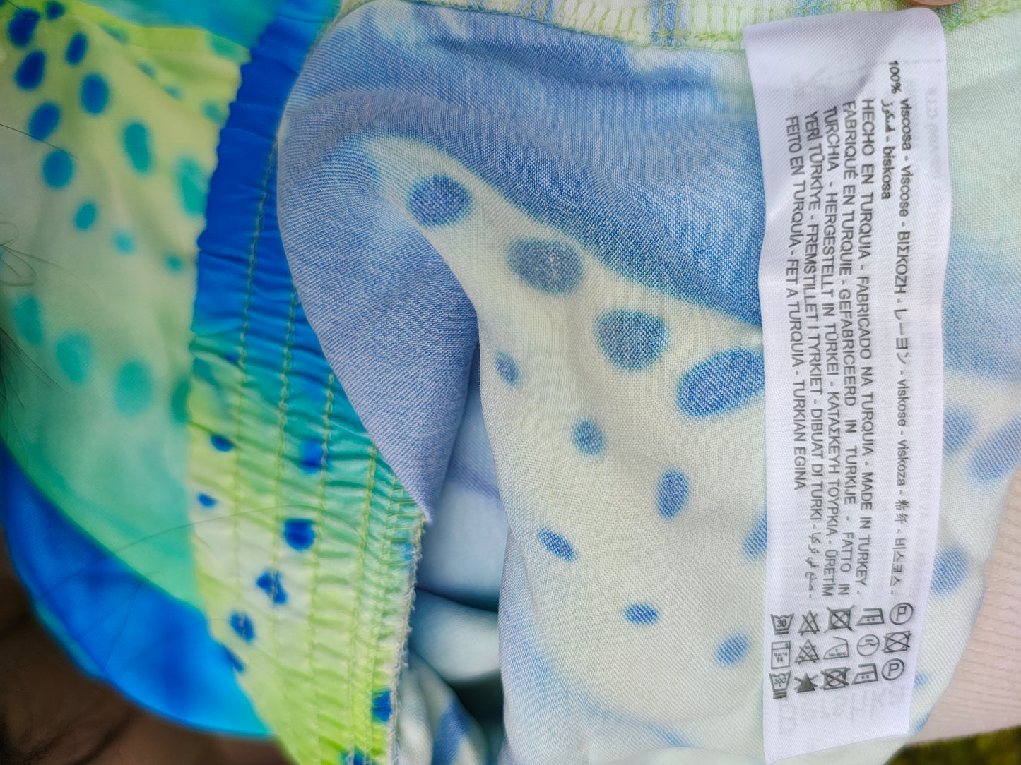NUEVO – Shorts tie-dye azul y verde Bershka (Talla EUR S / USA S / MEX 26)