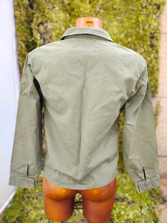 Veste militaire en coton vert KIABI d'occasion (taille XS)