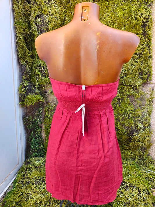 NUEVO - Vestido rojo palabra de honor con bordado de Bershka Collection (Talla M)