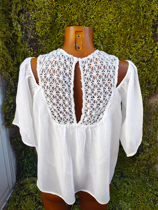 D'OCCASION - Chemisier blanc Zara Femme avec broderie florale ajourée (Taille XS)