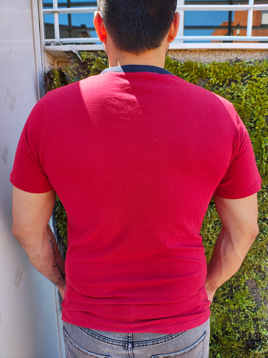 D'OCCASION - T-shirt Jack &amp; Jones rouge avec logo sur le devant (taille S)