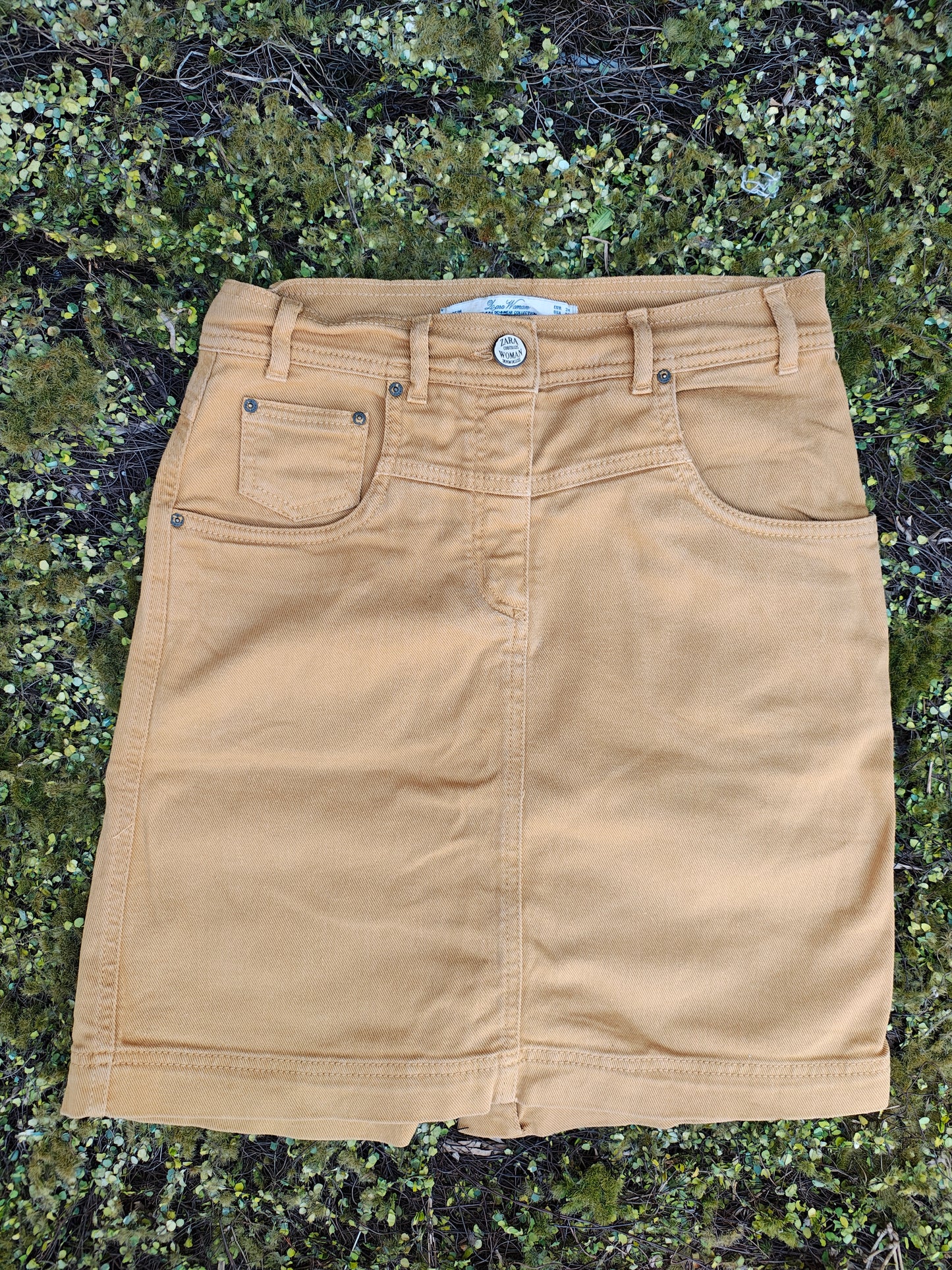 USADO – Minifalda denim color camel Zara Woman Premium Denim Collection (Talla EUR 36)