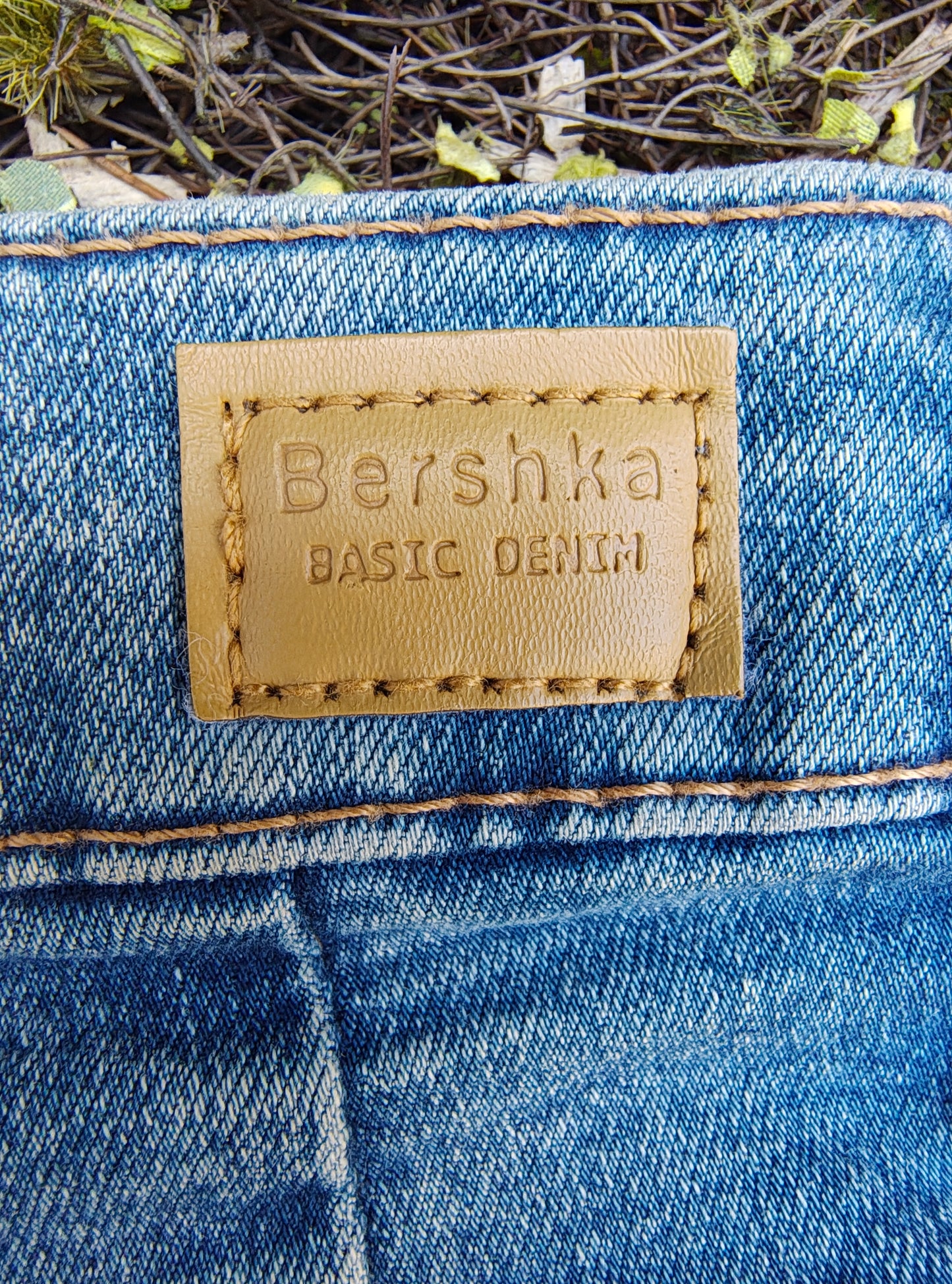 USADO – Short vaquero básico Bershka (Talla EUR 32)