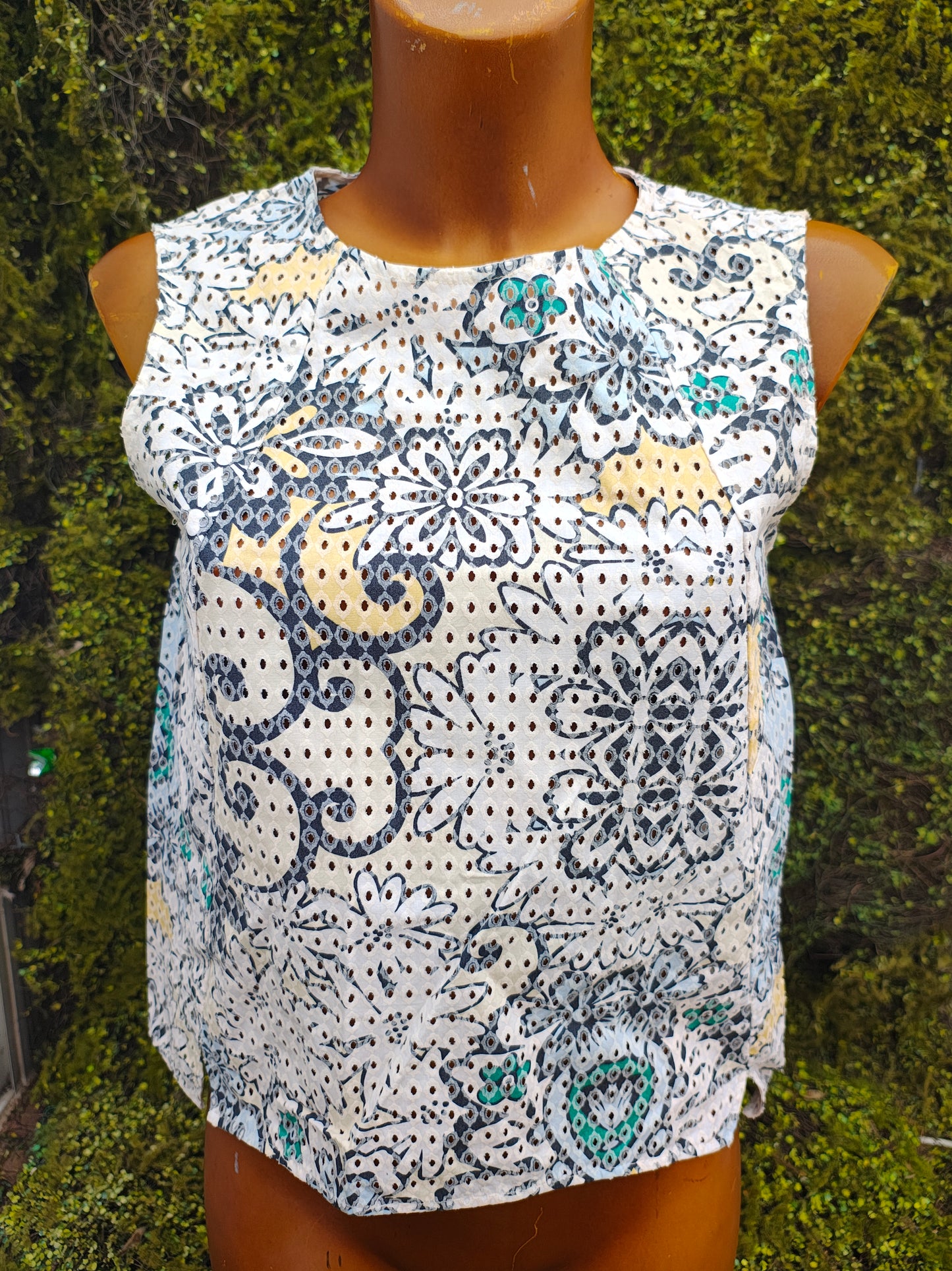 USADO – Top sin mangas bordado étnico multicolor Zara Basic (Talla EUR S)