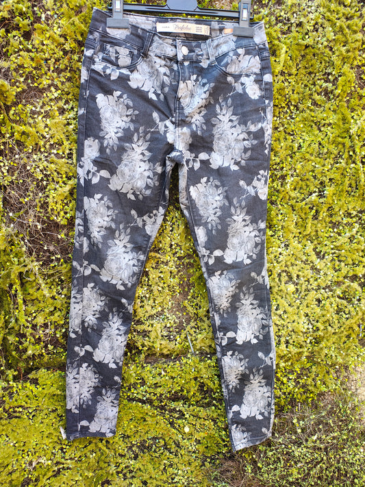 D'OCCASION – Jean skinny gris à imprimé floral ZARA Trafaluc (Taille 34 EUR)