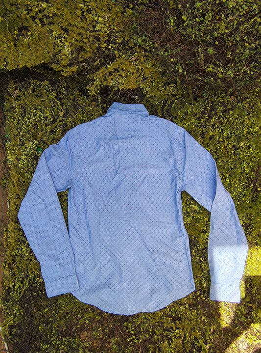 USADO – Camisa azul celeste con microestampado de topos de ZARA Man Slim Fit (Talla EUR S )