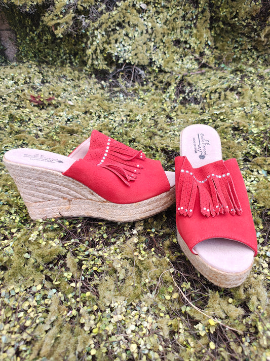 NUEVO  – Cuñas rojas con flecos y tachuelas Emilio Faraoni (Talla EUR 38)