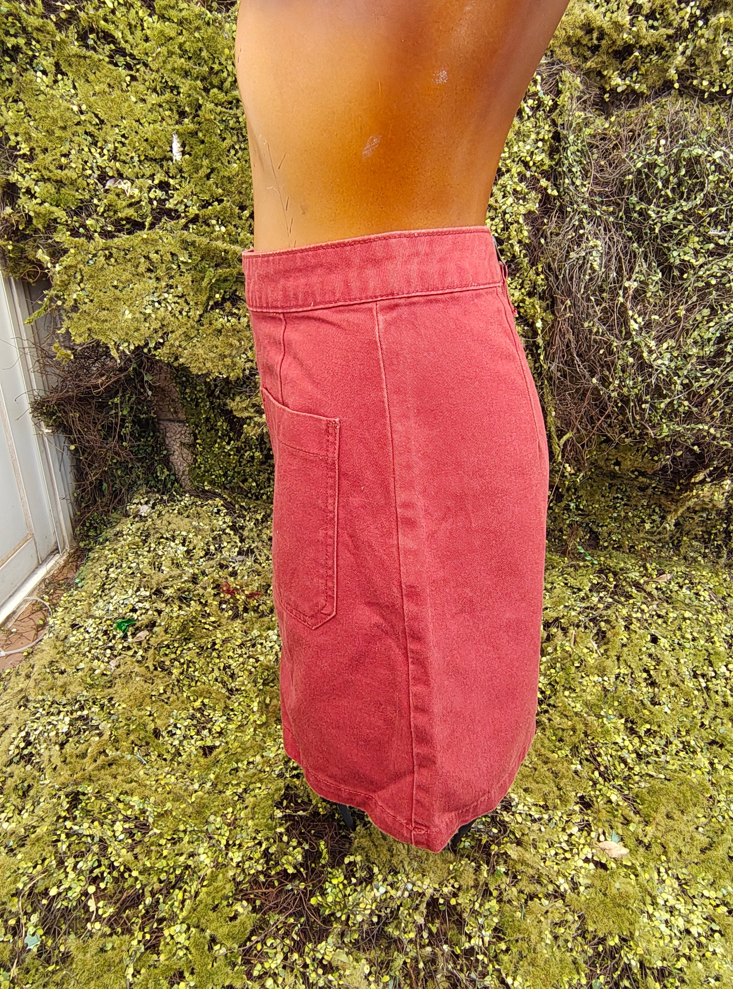 D'OCCASION – Jupe à carreaux verts de Stradivarius (Taille 34 EUR)