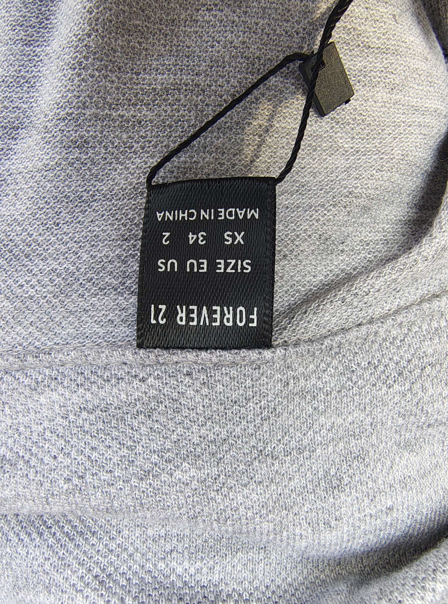 NUEVO  – Top crop bicolor “Brooklyn” FOREVER 21 (Talla XS)