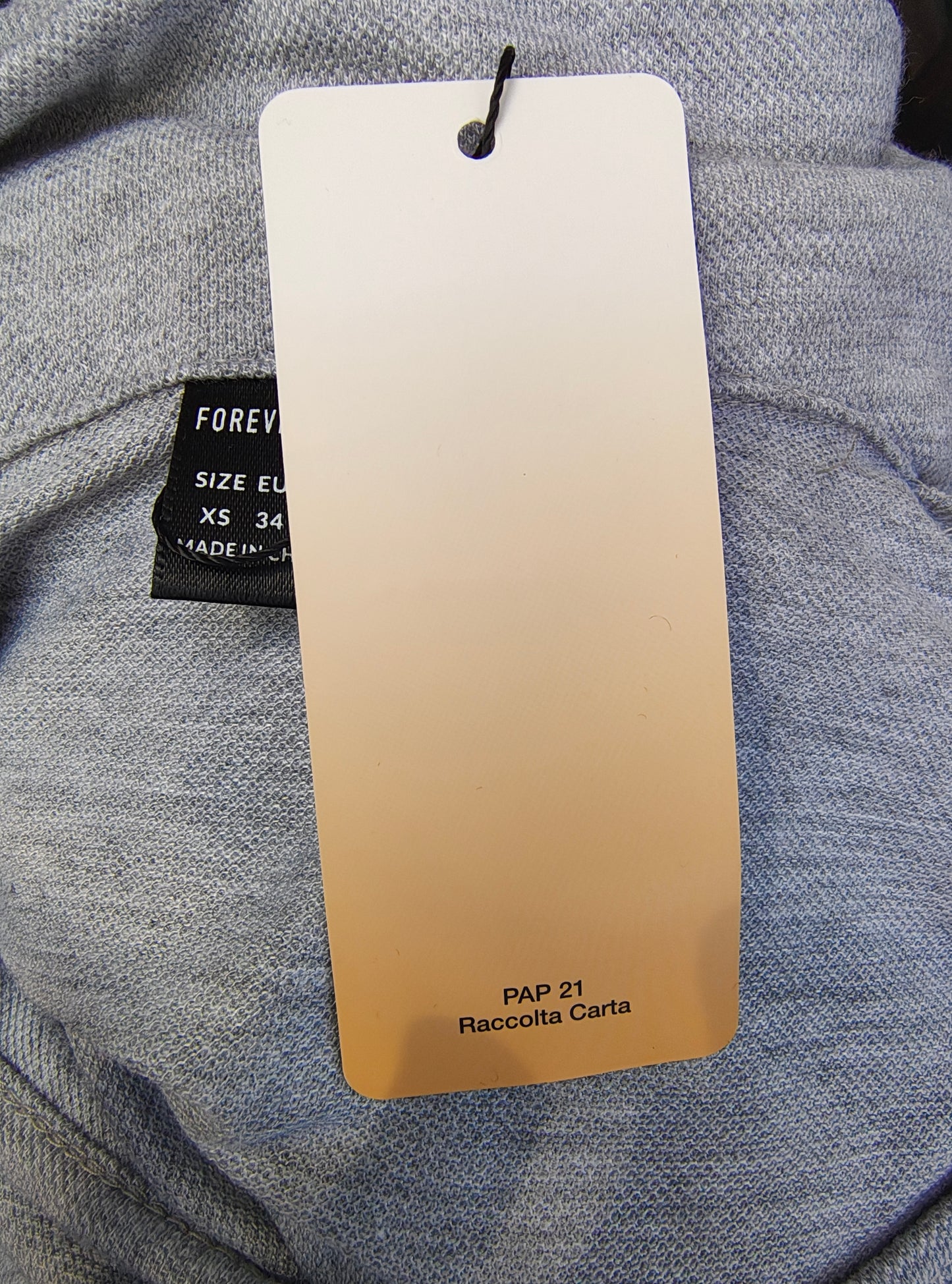 NUEVO  – Top crop bicolor “Brooklyn” FOREVER 21 (Talla XS)